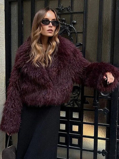 Elyana Felljacke mit Kragen